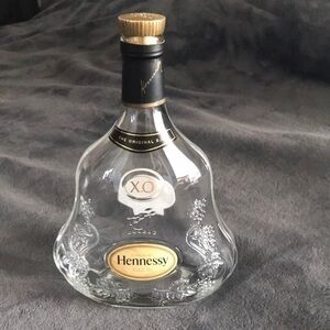 HENNESSY XO COGNAC EMPTY BOTTLE.